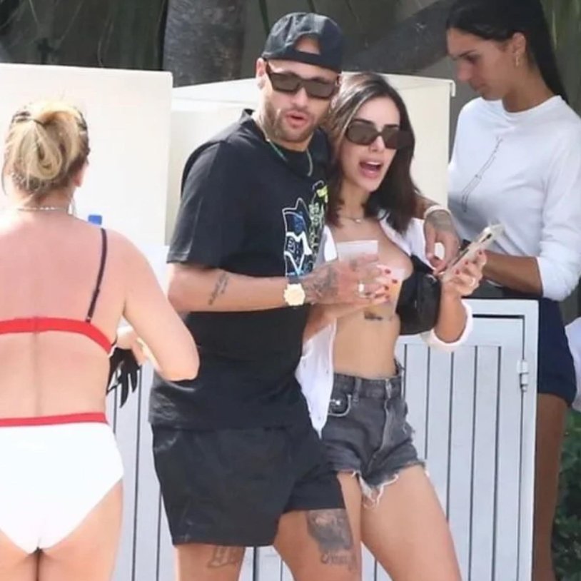 Bruna Markezini Polaroids