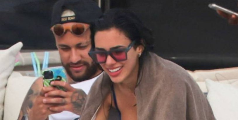 Neymar and his girlfriend