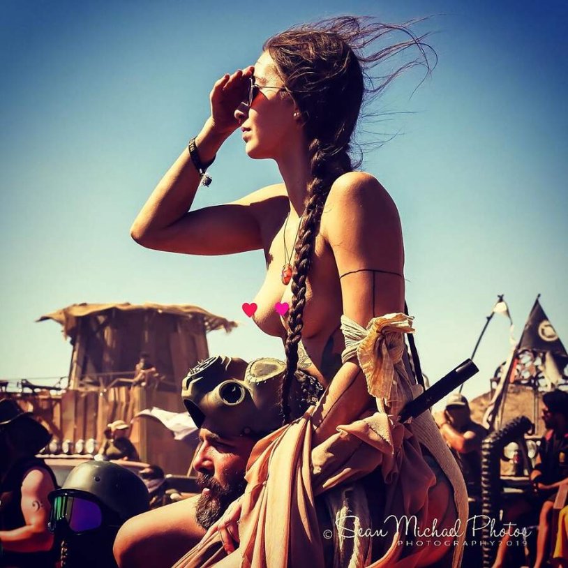 King of Wasteland Photo Girls