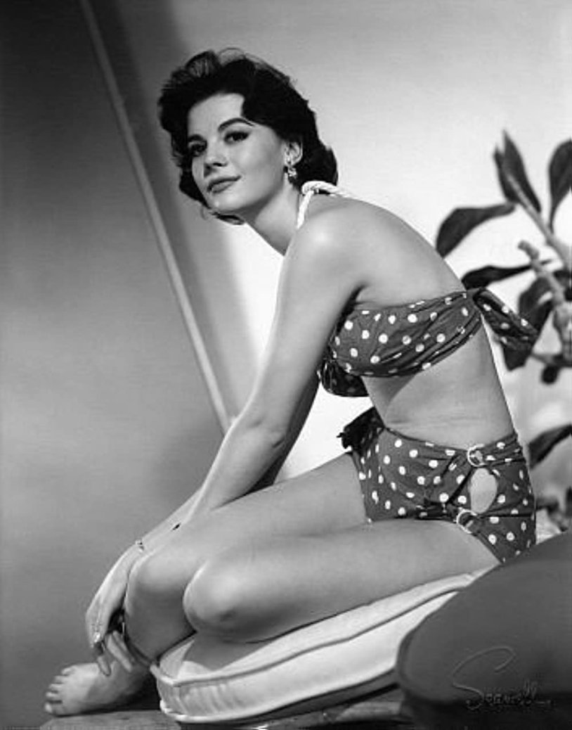 Natalie Wood in stockings