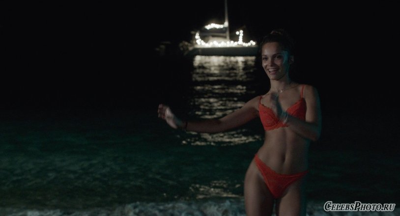 Lola Le Lann this awkward moment