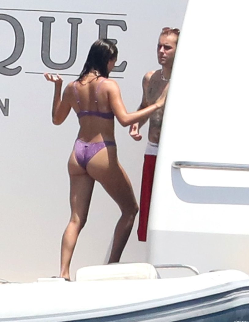 Haley Baldwin Nude Secret 18 +++