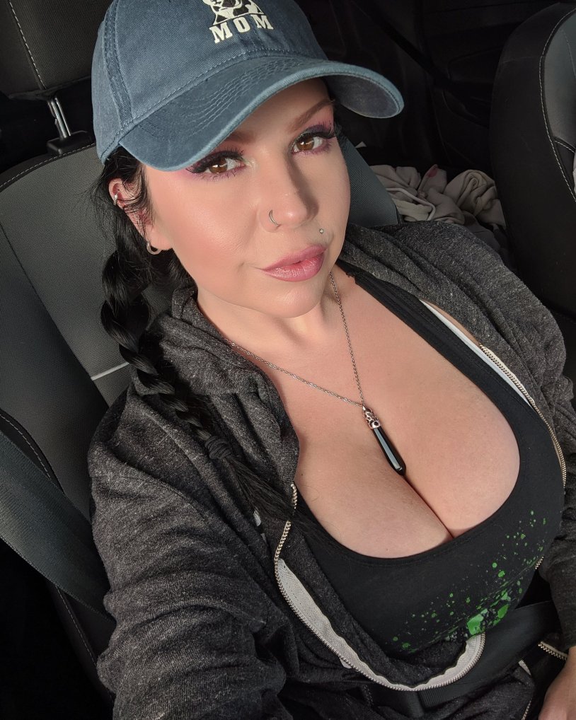 Sheridan Love Selfie