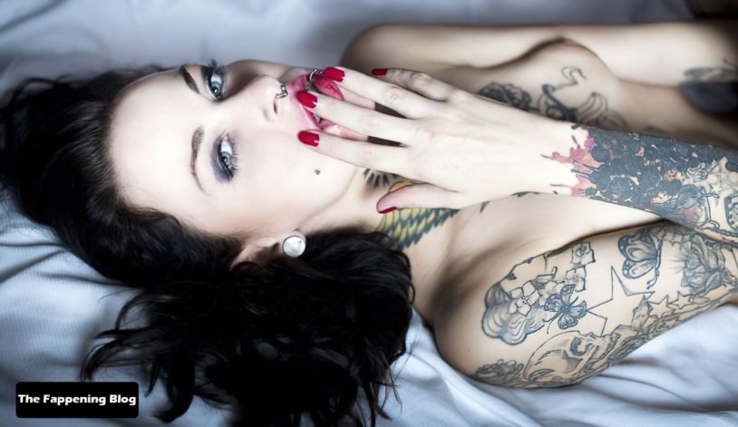 Voyeur-House Sina, Jules and Roomate 4some Sex in the Bedroom