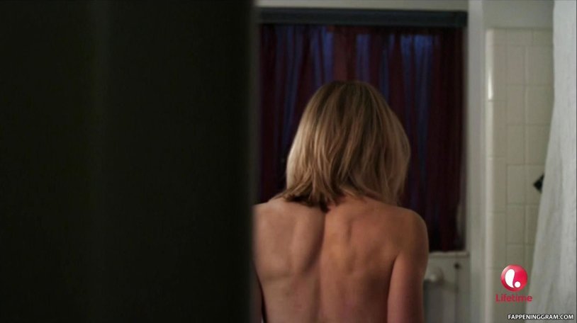 Julie Bowen to stay alive