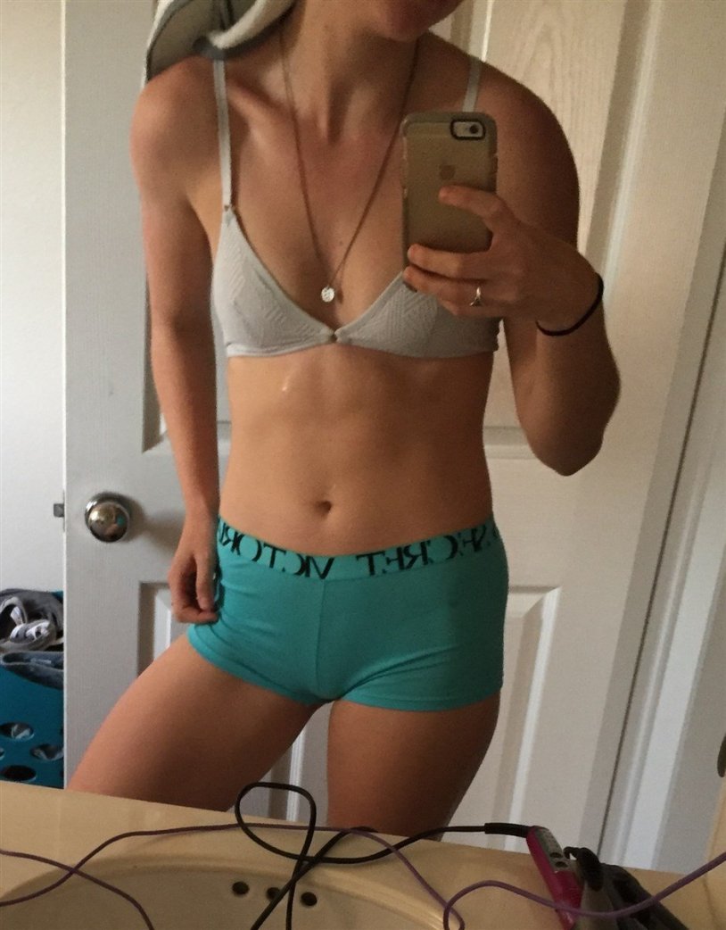 Mackenzie Lintz is hot