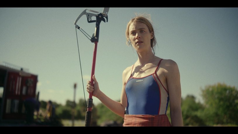 Mackenzie Davis 2021