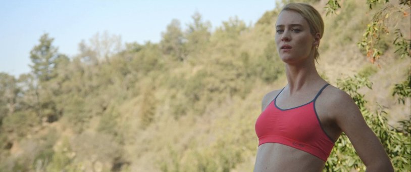 Mackenzie Davis is hot