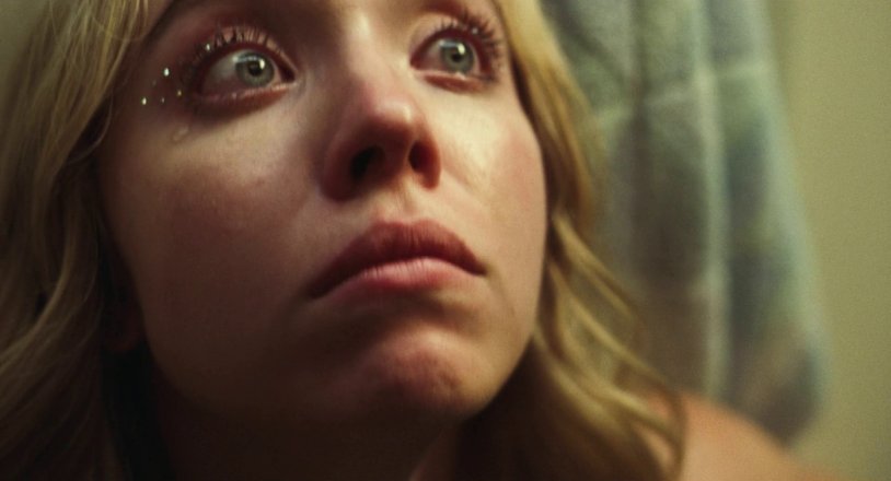 Сиськи Кэсси из эйфории