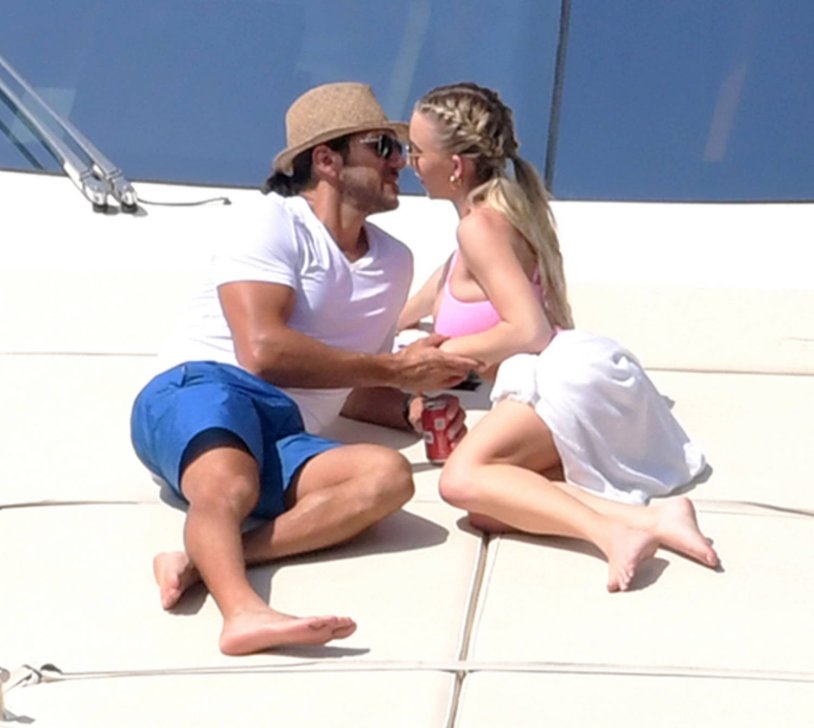 Сидни Суини попа