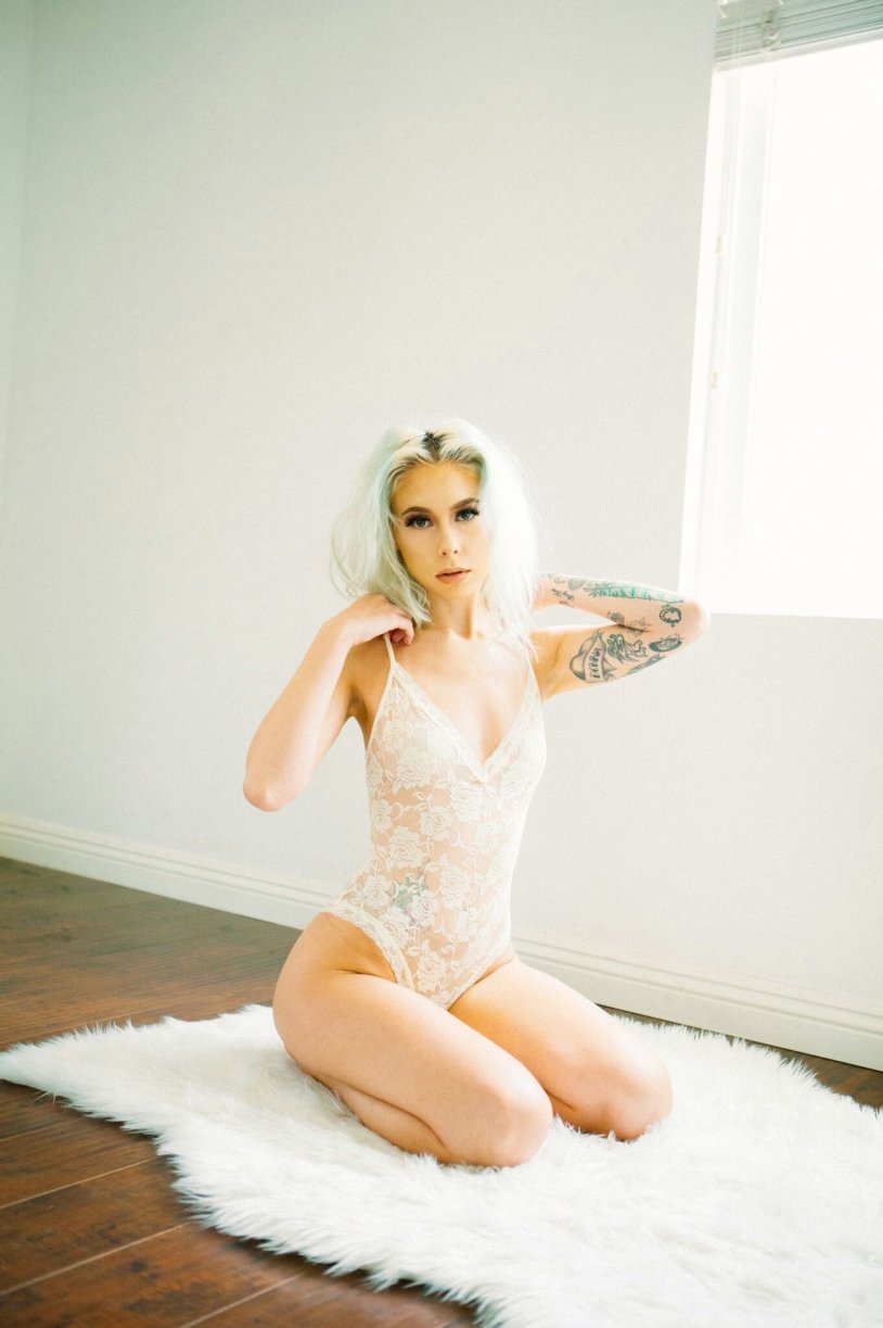Lil Debbie Hot