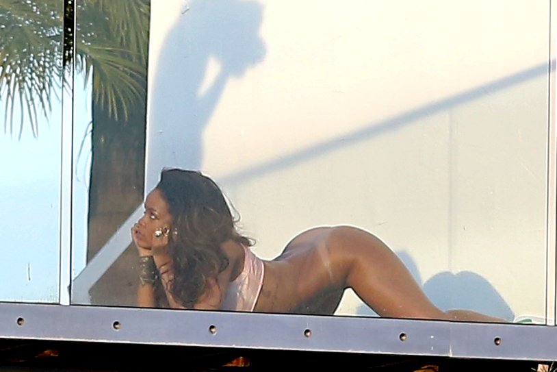 Photo of naked singer Rihanna