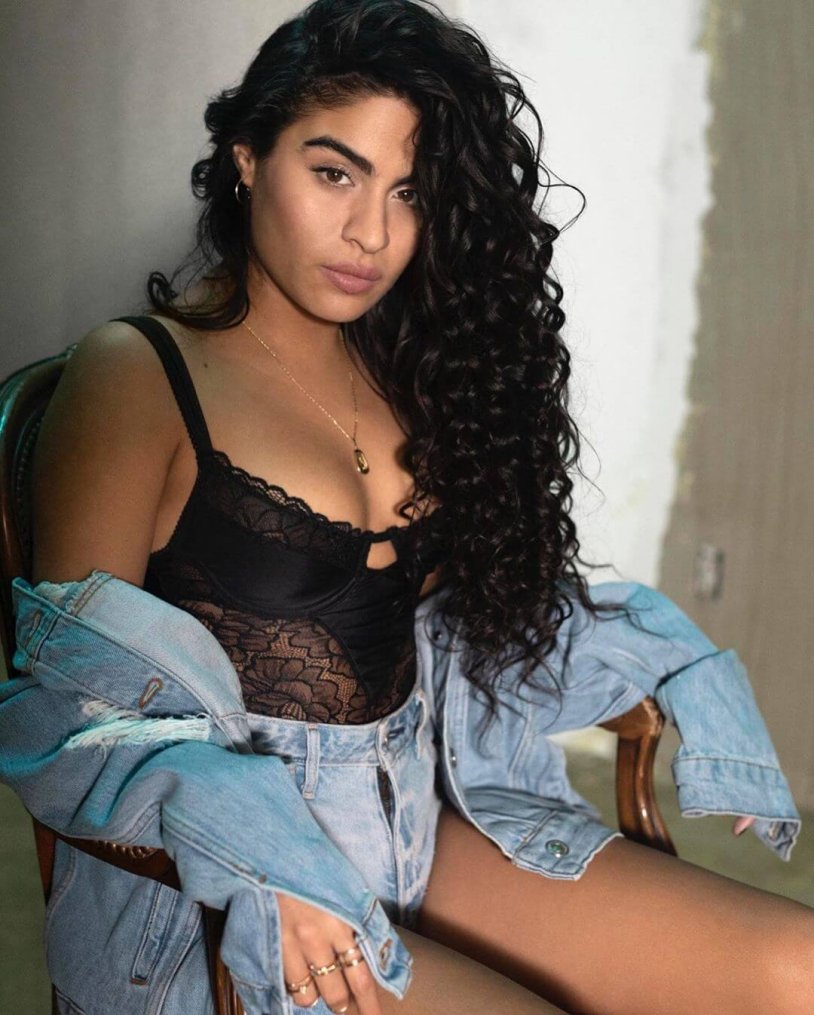 Jessie Reyez Hot