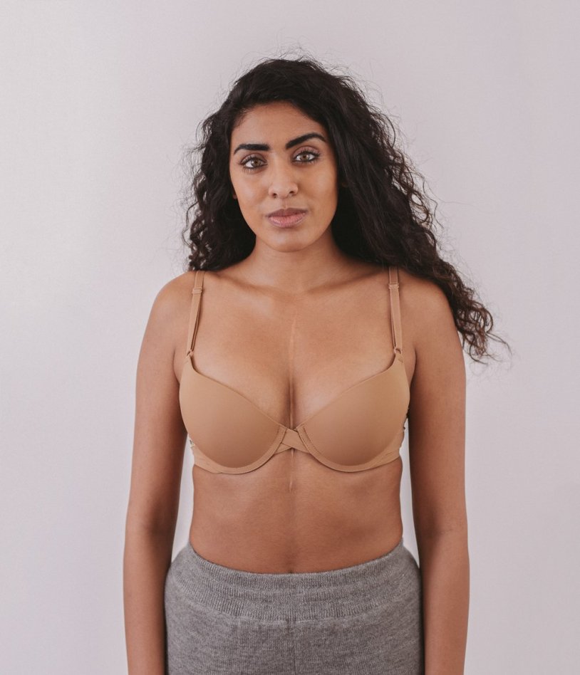 Exceting British Girl with Juice Big Arelas Boo BlowBoobs