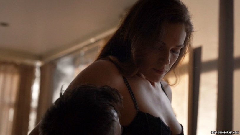 Amanda Pete nine yards boobs