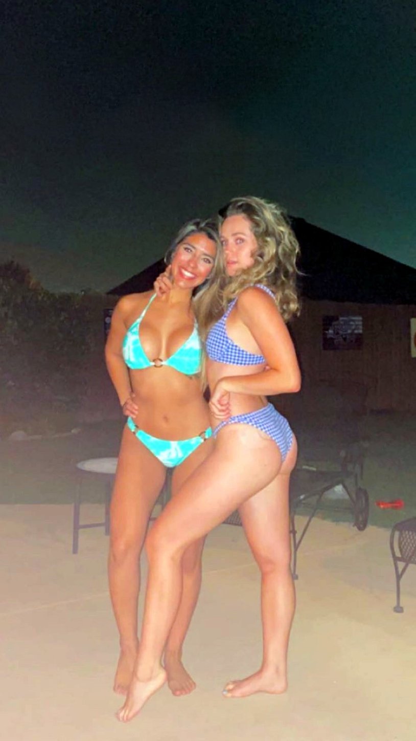 Brack Bassinger in Bikini