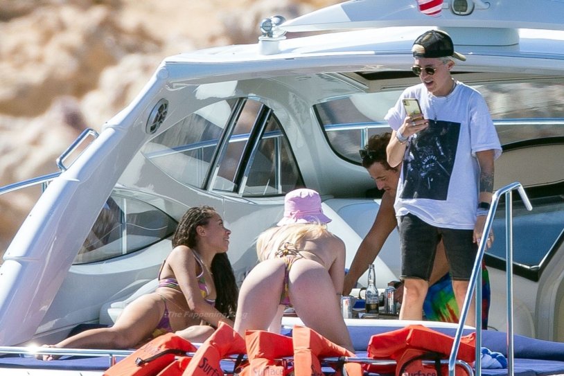 Lotti - Charlotte Moss Naked