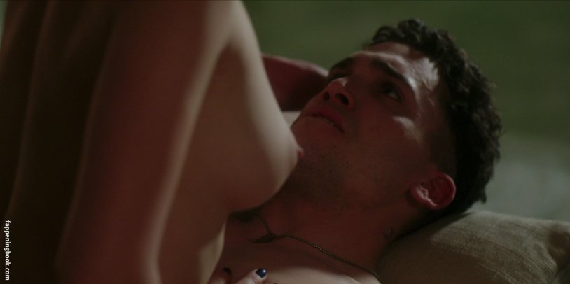 Maria Pedraza bed scenes