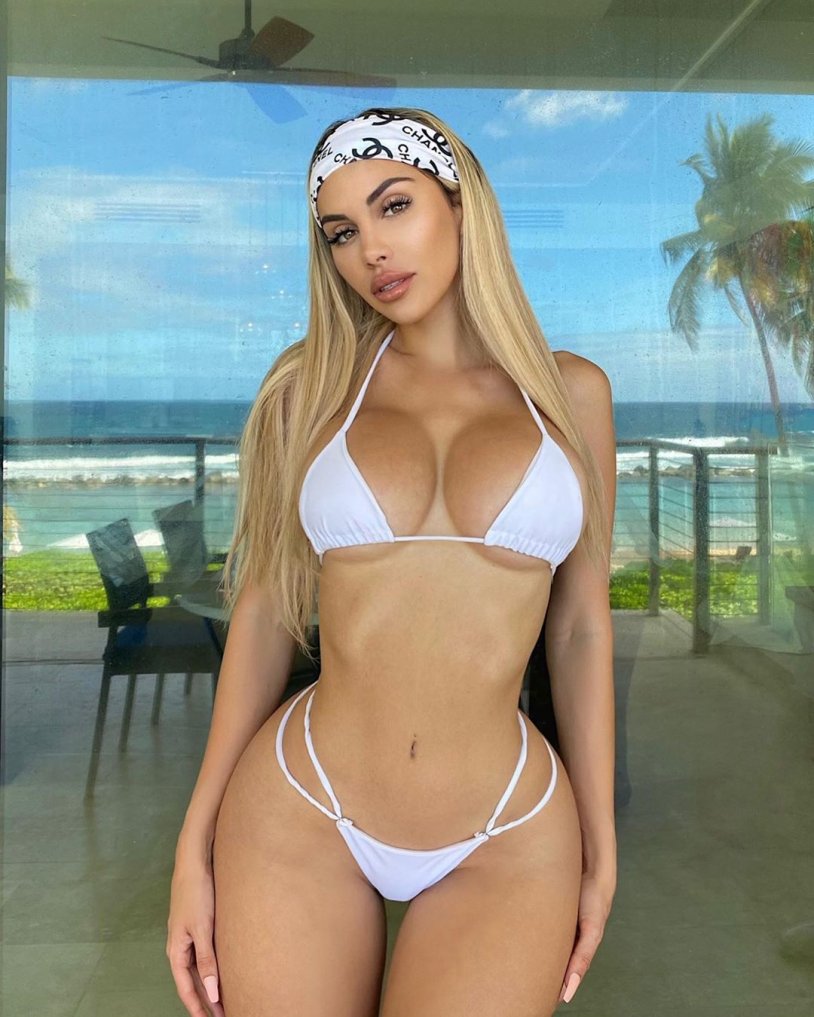 Alexa Dellanos Instagram