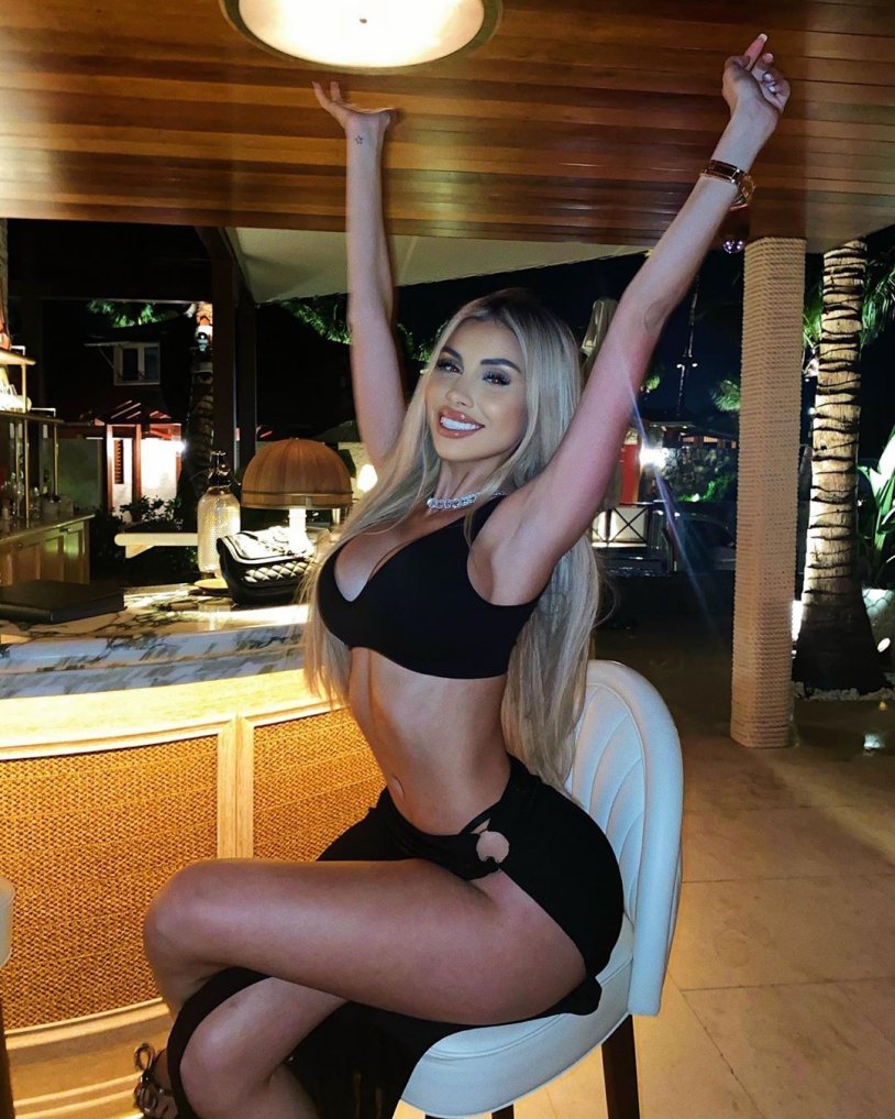 Alexa Dellanzin Model