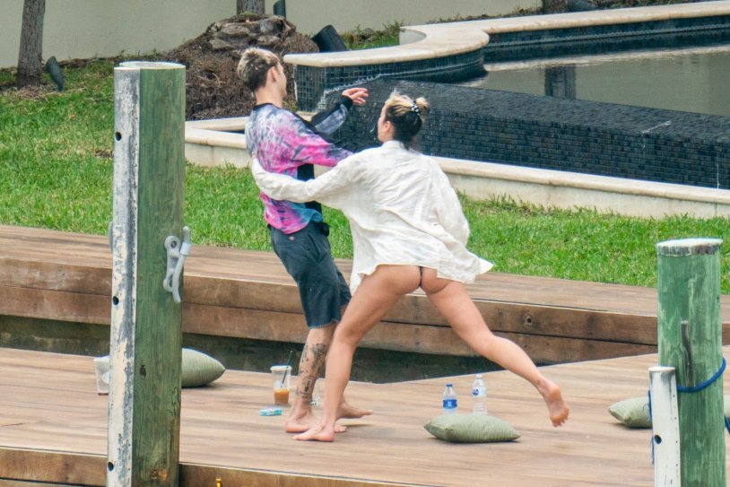 Dua Lipa Naked Tjochka Instructions