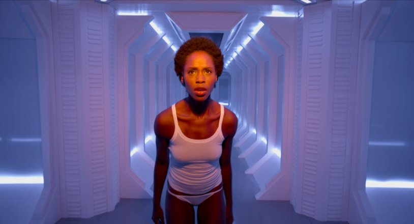 Mackenzie Davis hot nude