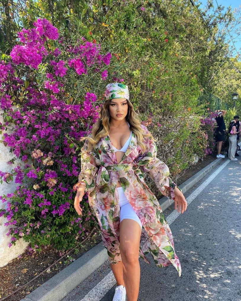 Dhurata dora 2022 photo