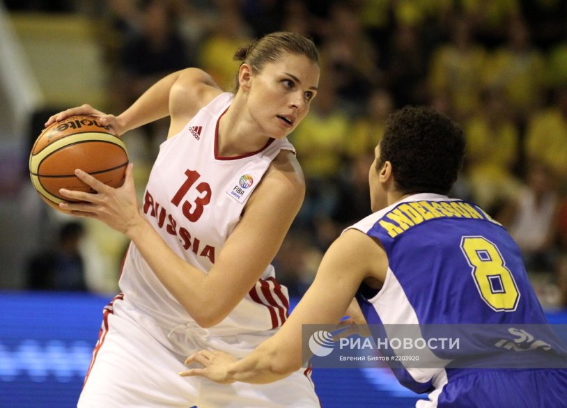 Anna Petrakova basketball player