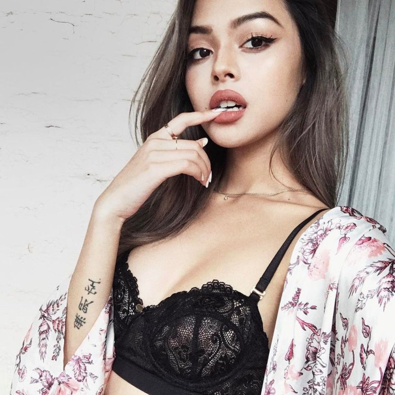 Model Lily Maymac
