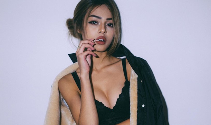 Lily Maimak with Chupa Chups