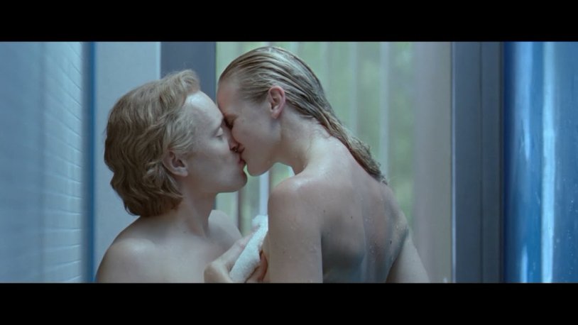 Xuunnev Makodi Lund naked