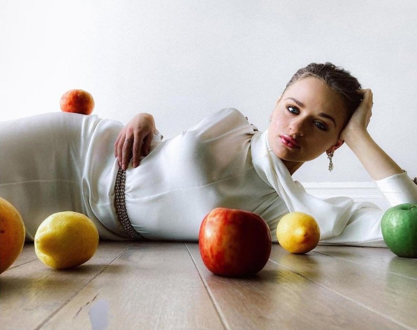 Joey King in the Lower Pla