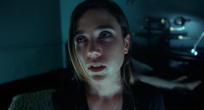 Jennifer Connelli bedding