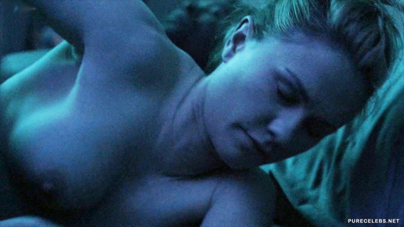 Mora Tyrny Erotic scenes