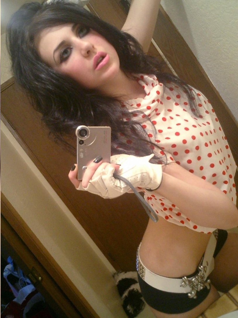 Сара Валлес кроссдрессер