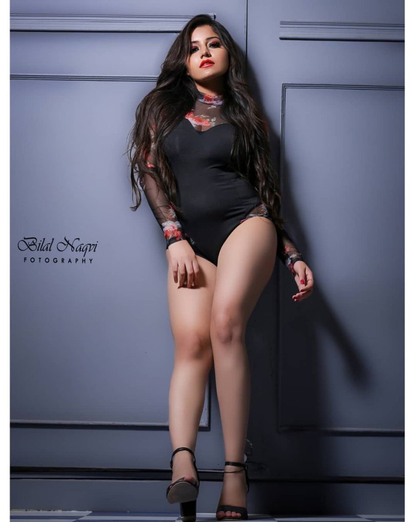 Parvin Kaur photo in a swimsuit