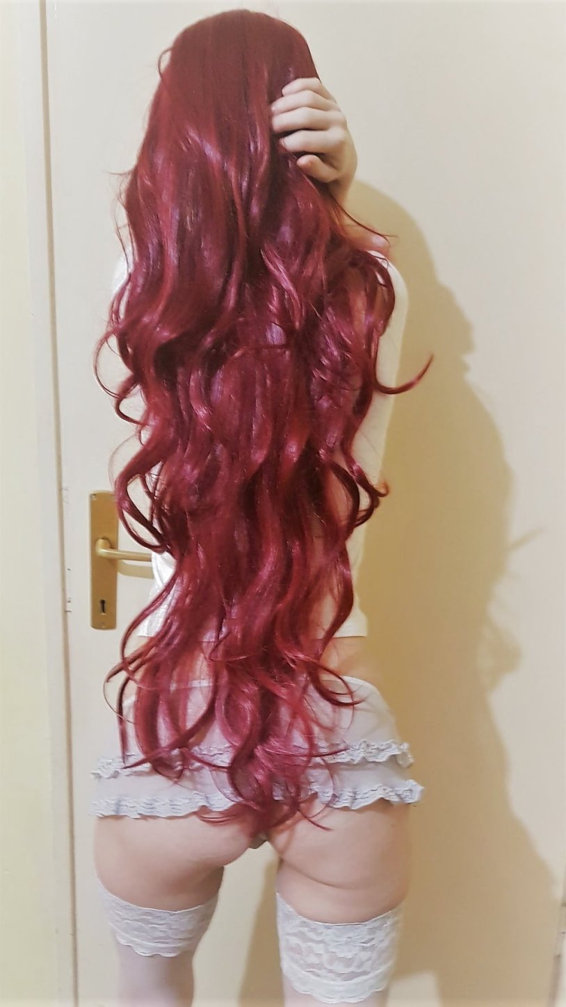 Red wig long