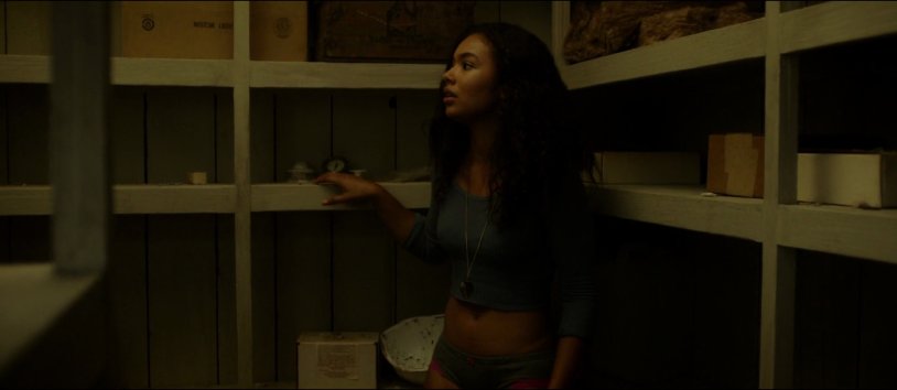 Jessica Sula in the underwear split