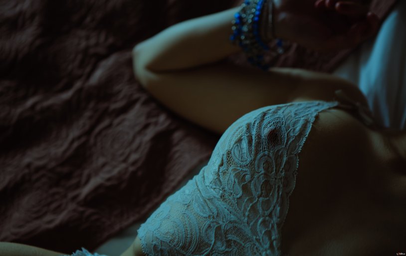 Black mirror naked scenes