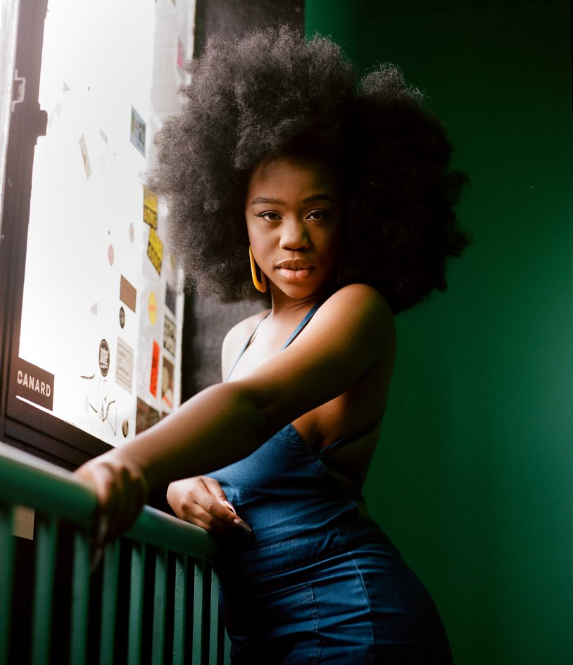 Singing chest of a black woman