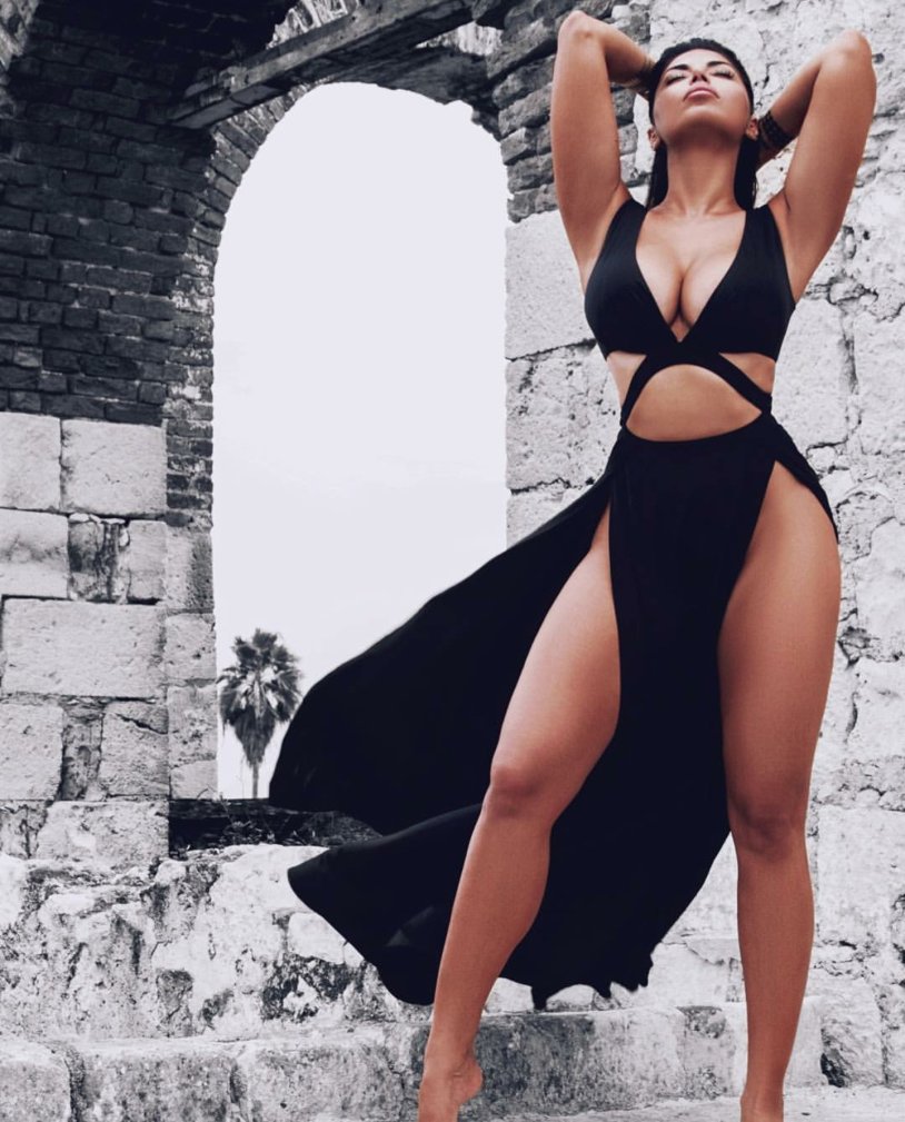 Lexi Bell in underwear