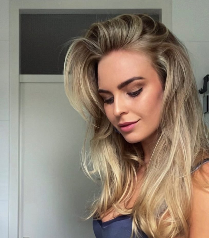 Virtual assistant Samsung naked