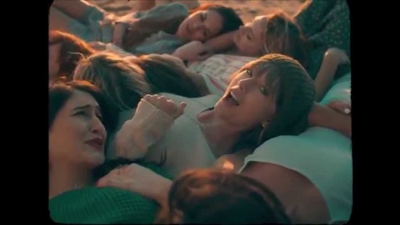 Taylor Swift and Karlie Kloss