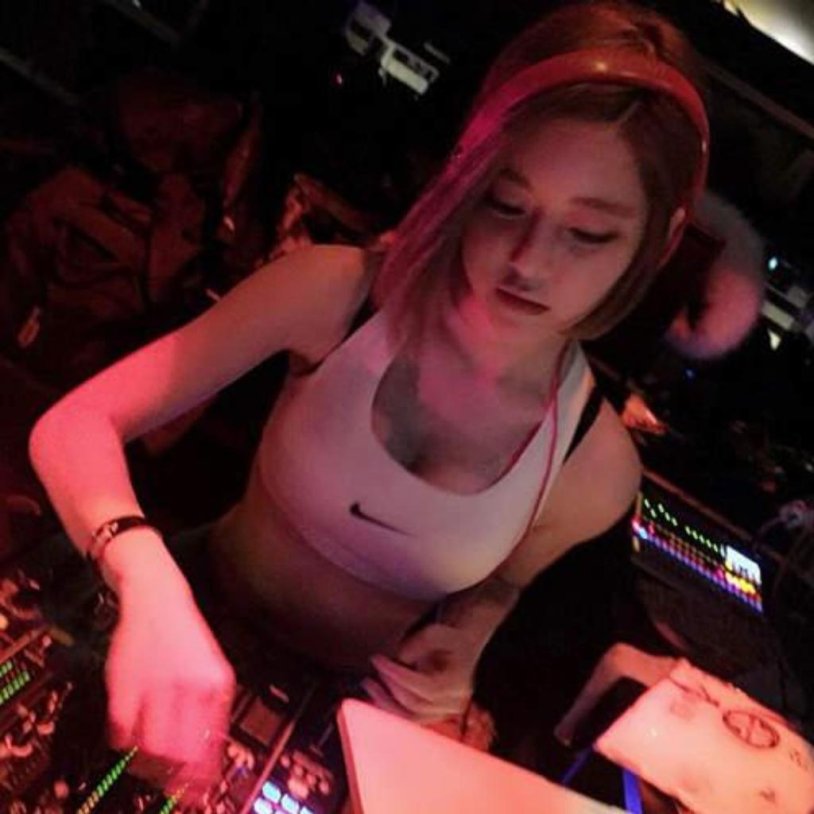 Hwang so -hee DJ Soda