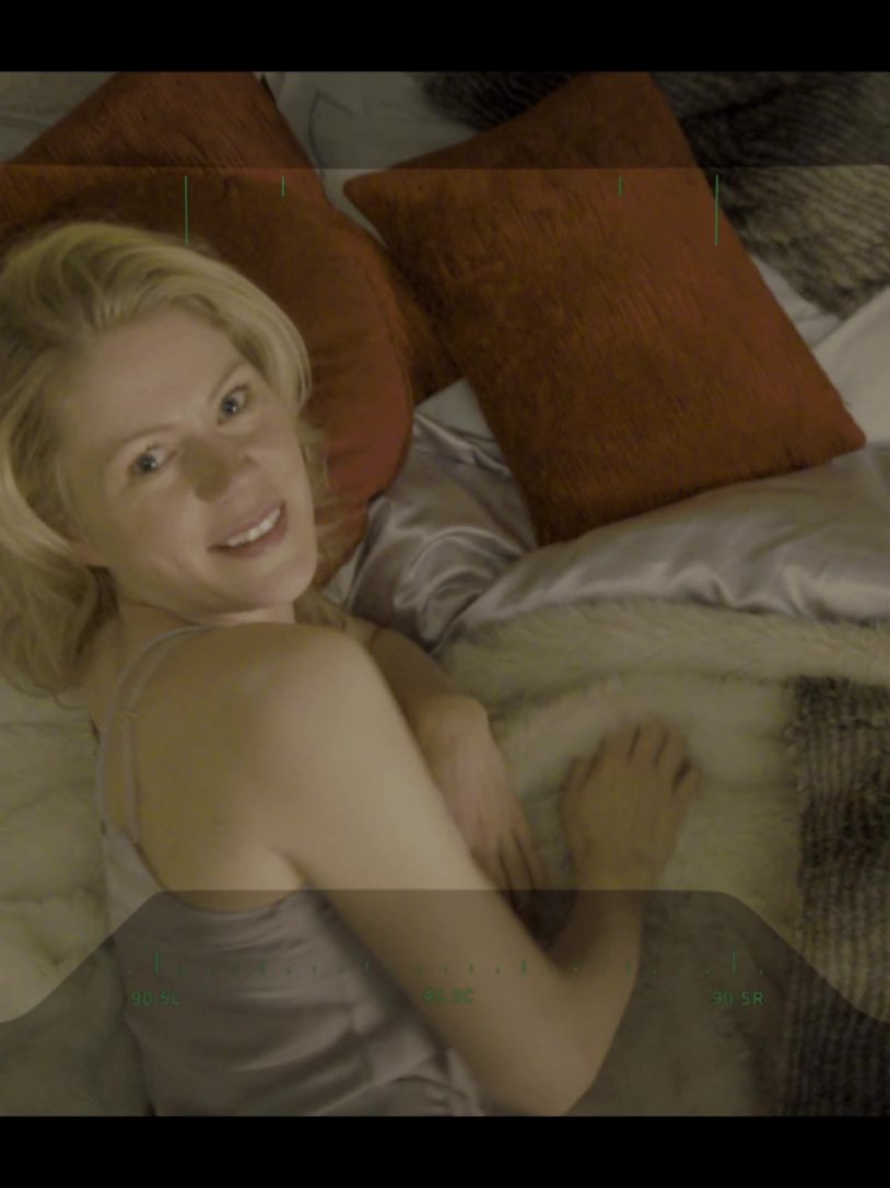 Hanna Edwinson in underwear