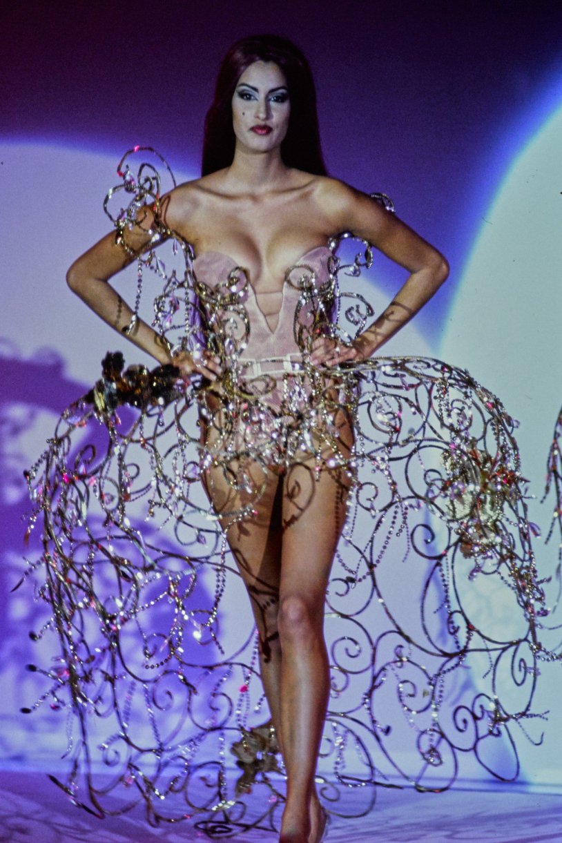 Yasmeen Ghauri Vogue February 1990