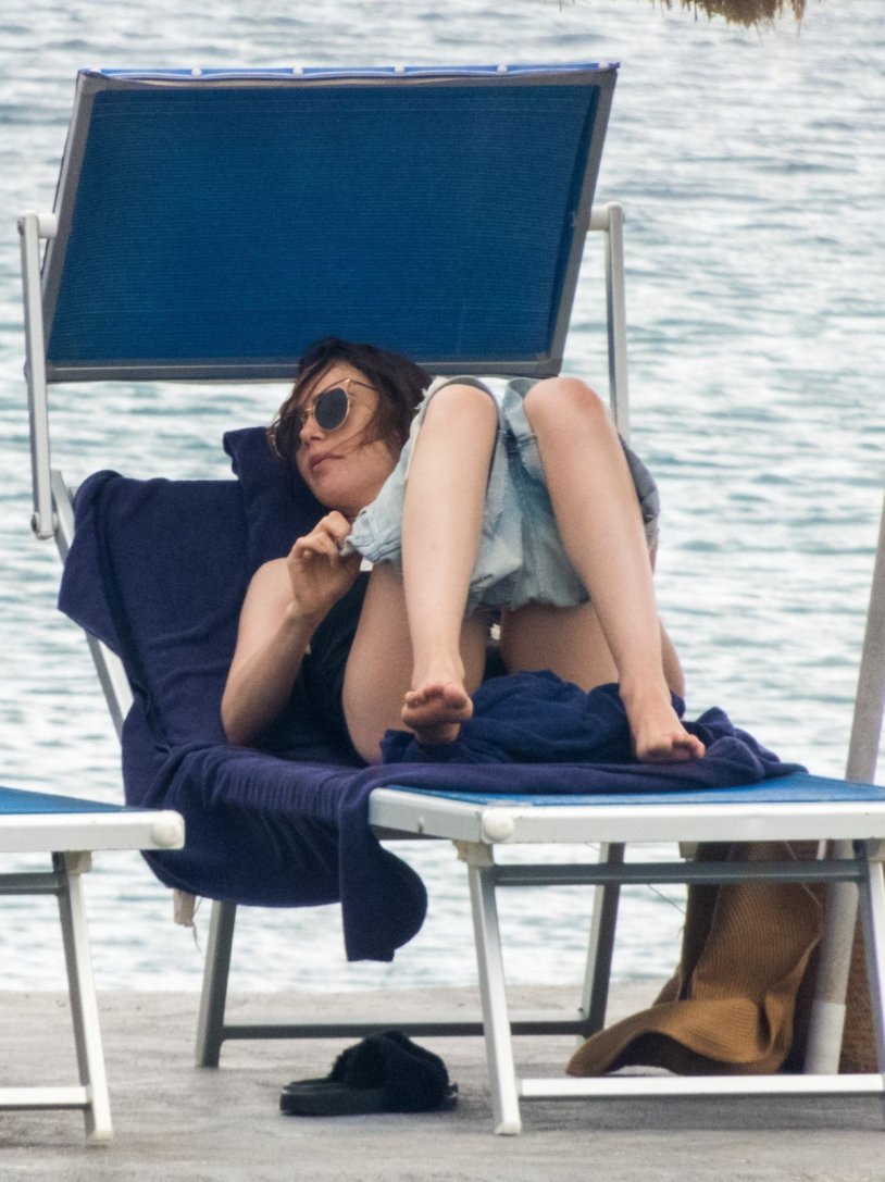Lily Collins Naked Paparazzi