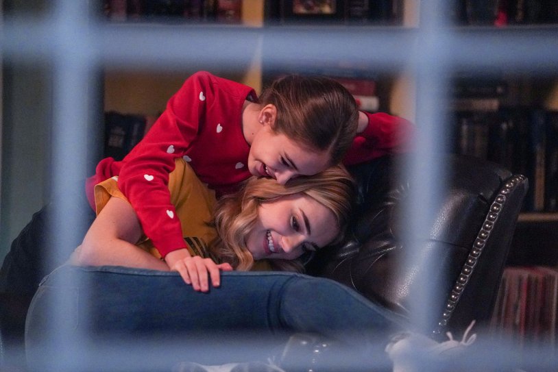 Elizabeth Olsen tickling