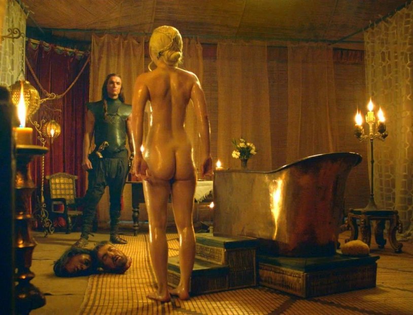 Actress Emilia Clark Naked