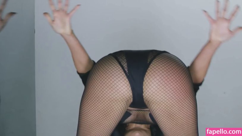 Jennifer Lopez fan naked